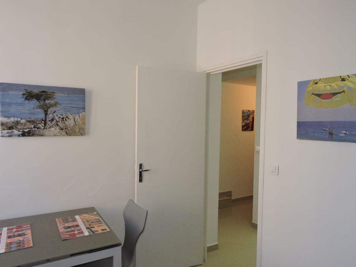 Appartements Les Lions Niza Exterior foto